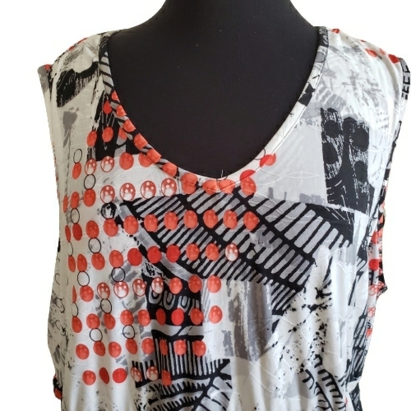 Plus size long frilled top sleeveless V neck - Picture 2 of 7